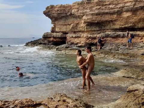 Find-Best-Lesbians.com presents: Divers watching us fuck at the beach give us some help