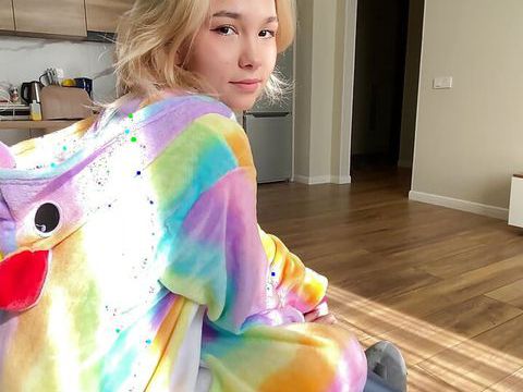 Find-Best-Lesbians.com presents: A vulgar stepsister called me to watch a movie
