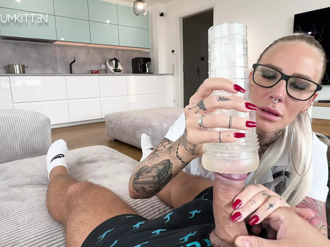 Find-Best-Lesbians.com presents: Ride therapy for pole fever - raw xxl glasses facial you won't forget